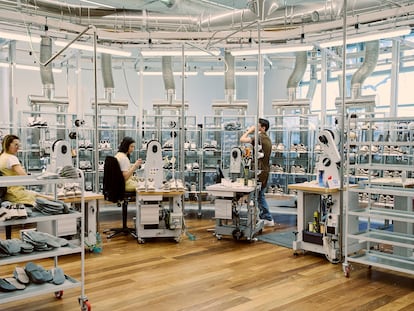 Uno de los talleres de la fábrica de calzado Louis Vuitton en Fiesso d’Artico.