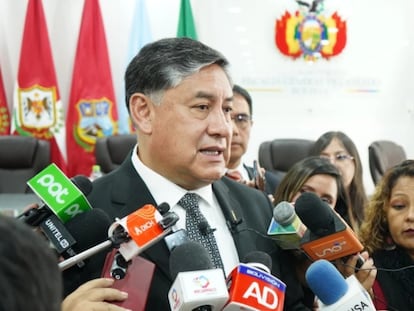 Juan Lanchipa Ponce, fiscal general de Bolivia durante una comparecencia ante los medios bolivianos, este lunes en Sucre.