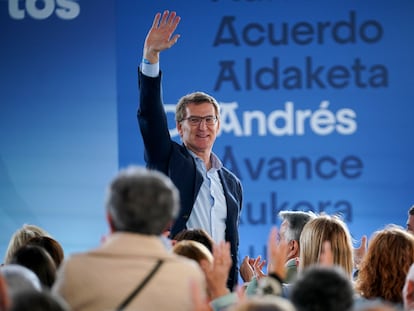 El líder del PP, Alberto Núñez Feijóo, durante un acto de campaña el pasado 5 de abril, en Vitoria.