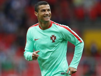 Cristiano Ronaldo, ayer entrenando con la selecci&oacute;n de Portugal.
