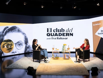 L'escriptora Eva Baltasar conversa amb la periodista Carlota Rubio a l'estudi Toreski de Ràdio Barcelona.