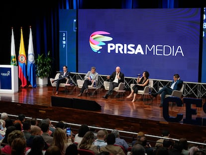 Panelistas durante el encuentro de PRISA Media ‘El futuro de la educación en Colombia’, este martes en Medellín.