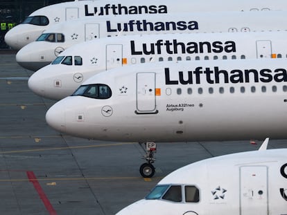 Aviones de Lufthansa en el aeropuerto de Frankfurt
