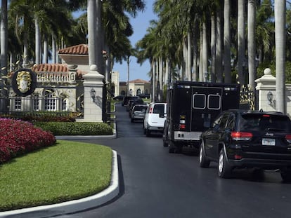 La caravana presidencial de Donald Trump a la seva mansió de Mar-a-Lago.