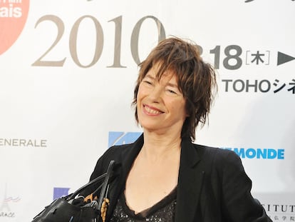 Jane BIrkin en 2010 en Tokio con un Birkin.