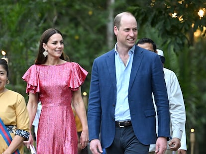 Kate Middleton, con vestido de Vampire's Wife, y Guillermo de Inglaterra en un viaje oficial a Belice.