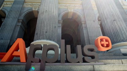 Entrada al Palacio de la Bolsa de Madrid el día del debut de Applus+.