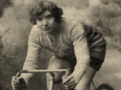 Alfonsina Strada, en Milán en 1924.