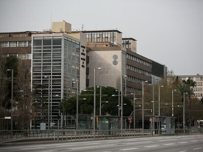 La facultad de Física y Química en la Diagonal de Barcelona.