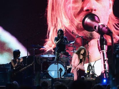 Joan Jett, Dave Grohl de Nirvana, Lorde y St. Vincent, act&uacute;an en la ceremonia del Rock And Roll Hall Of Fame. 
