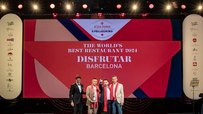Oriol Castro, Eduard Xatruch i Mateu Casañas reben el premi de millor restaurant del món 2024 a Las Vegas.