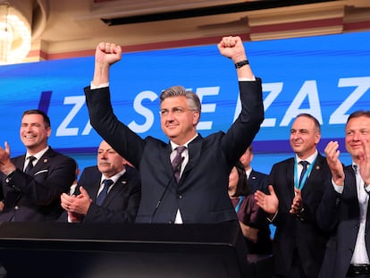 Andrej Plenkovic, primer ministro de Croacia, celebra ante los resultados de las elecciones parlamentarias del país, en Zagreb, el 17 de abril de 2024.