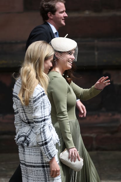 Uno de los miembros de la monarquía británica que no se ha perdido el enlace ha sido la princesa Eugenia de York, hija pequeña del príncipe Andrés y Sarah Ferguson, que ha llegado a la catedral de Chester de la mano de Violet Henderson-Vestey, exeditora de la versión británica de ‘Vogue’.