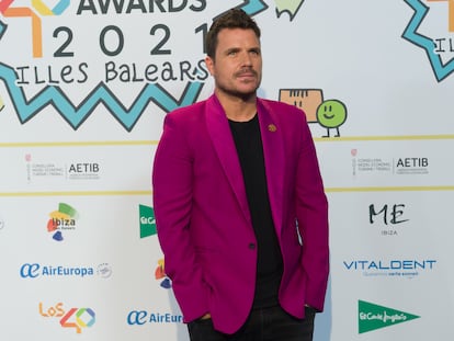 El cantante Dani Martín posa en la alfombra roja de los nominados a LOS40 MUSIC AWARDS 2021, este martes en Ibiza.