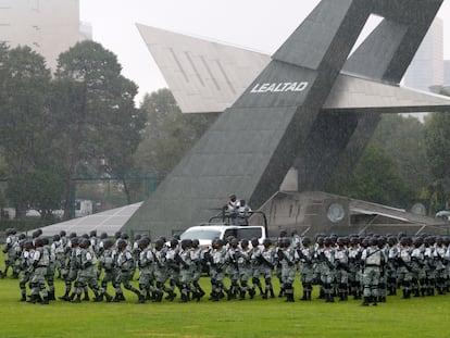 Batallones de la Guardia Nacional durante la ceremonia por el segundo aniversario de su creación, en junio de 2021, en el Campo Marte de Ciudad de México.