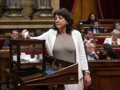 Anna Erra (Junts), el día de su votación para ser elegida presidenta del Parlament, tras la suspensión de Laura Borràs por su condena judicial.