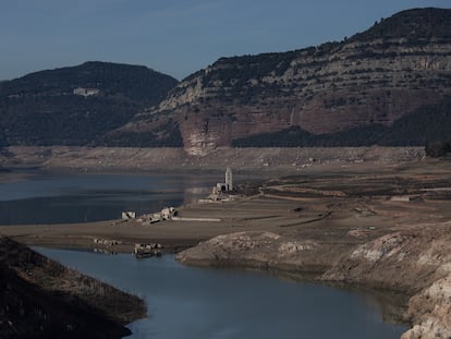 Vista del pantano de Sau, en Cataluña, al 5% de su capacidad a finales de enero.