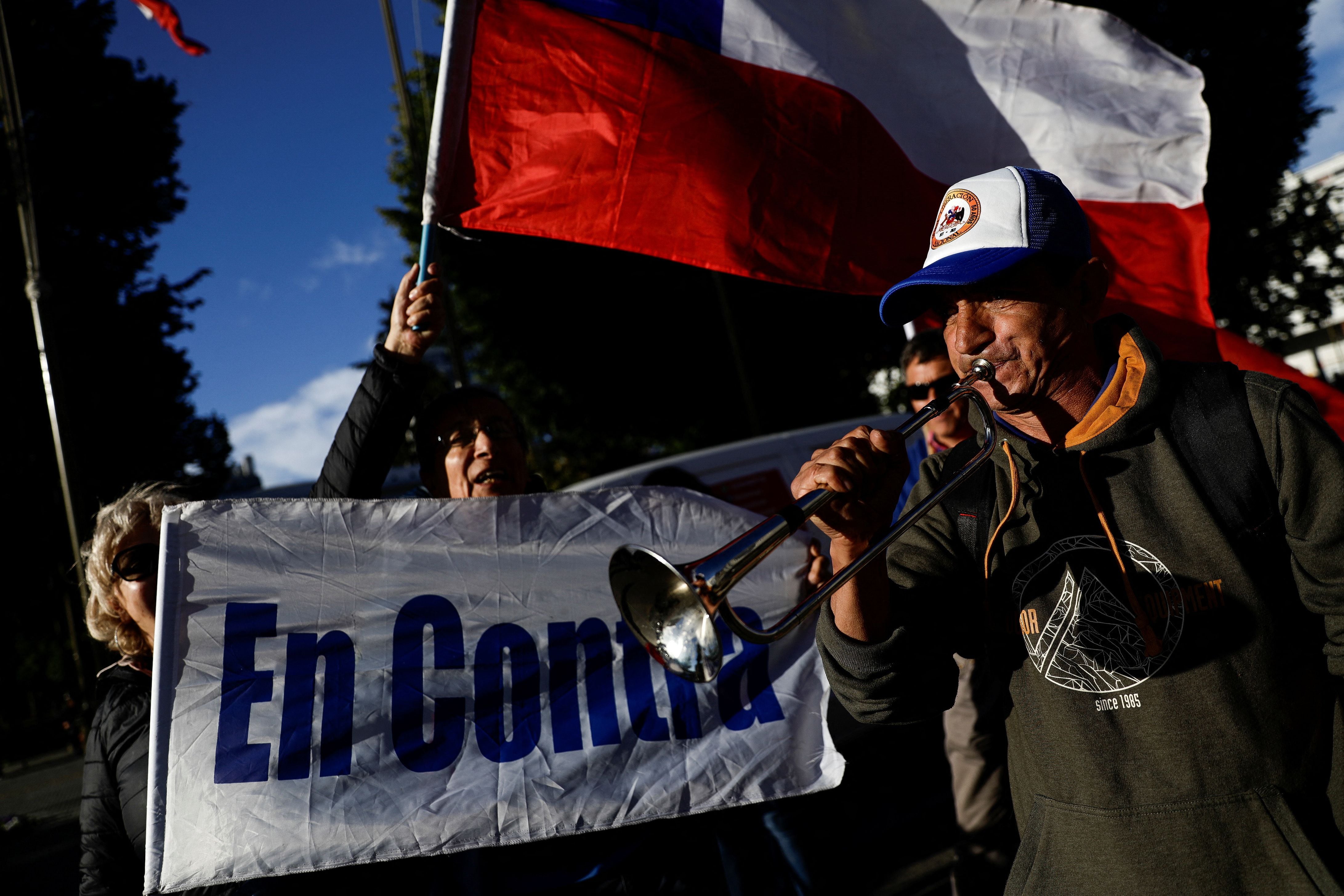 Chile rechaza la propuesta de las derechas y se queda con la Constitución nacida en la dictadura de Pinochet