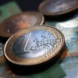 Euro-Münzen und Geldscheine