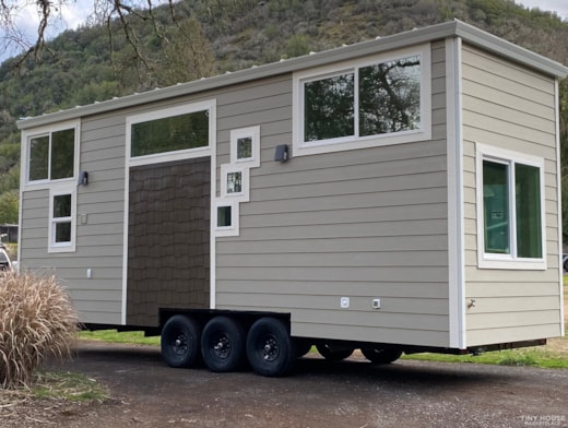 ANSI Certified New 28’ Luxury Tiny Home
