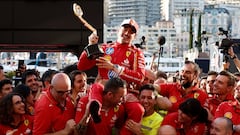 Charles Leclerc (Ferrari) celebra la victoria en el GP de Mónaco de F1 2024.