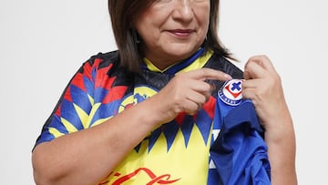 Xóchitl Gálvez presume la camiseta del América.