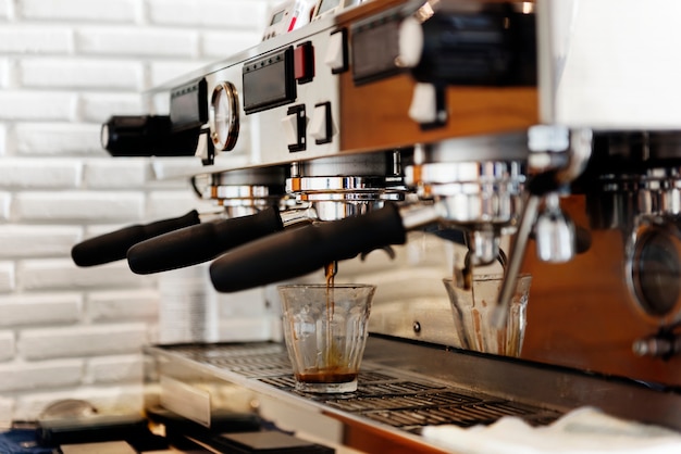 Bezpłatne zdjęcie portafilter cafe coffee restaurant przygotuj maszynę concept
