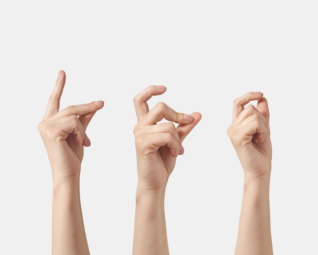Bezpłatne zdjęcie pstryknięcie palcami dłoni kobiety z nadgarstkiem