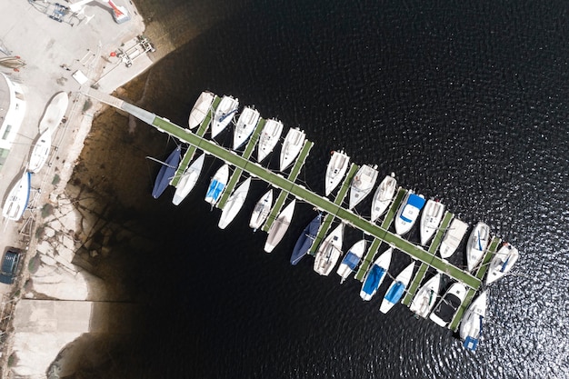 Foto gratuita concepto de transporte con barcos en el puerto.