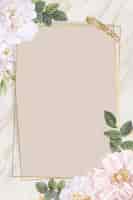 Бесплатное векторное изображение Прямоугольная рамка из роз на мраморном фоне