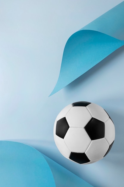 Бесплатное фото Вид сверху на футбол с копией пространства