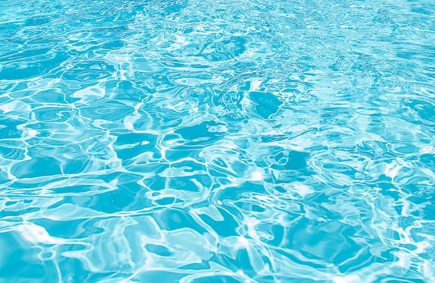 Бесплатное фото Голубой плавательный бассейн