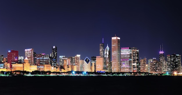 Free photo chicago night panorama