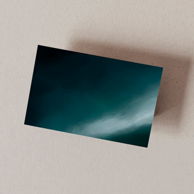 Бесплатное фото Темно-синяя визитная карточка океана с дизайнерским пространством