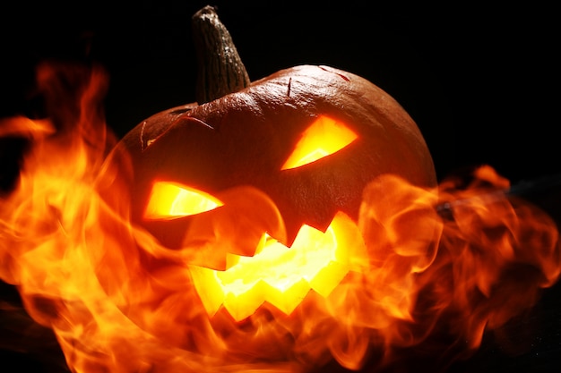 Хэллоуин тыква в огне