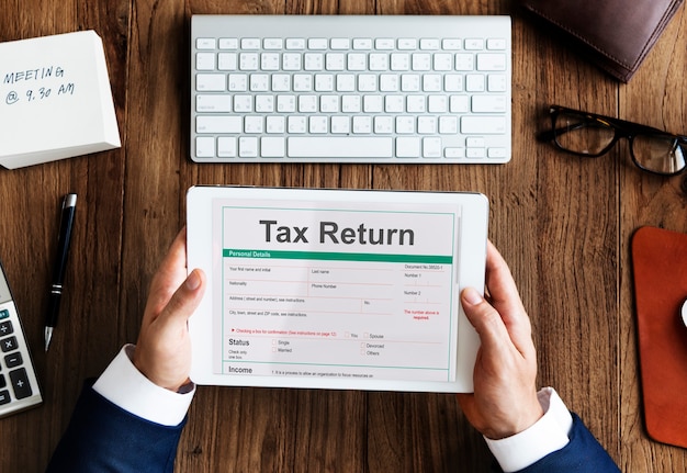 Free photo income tax return deduction refund concept