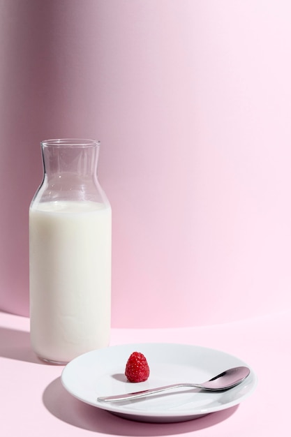 Бесплатное фото Баночка с йогуртом