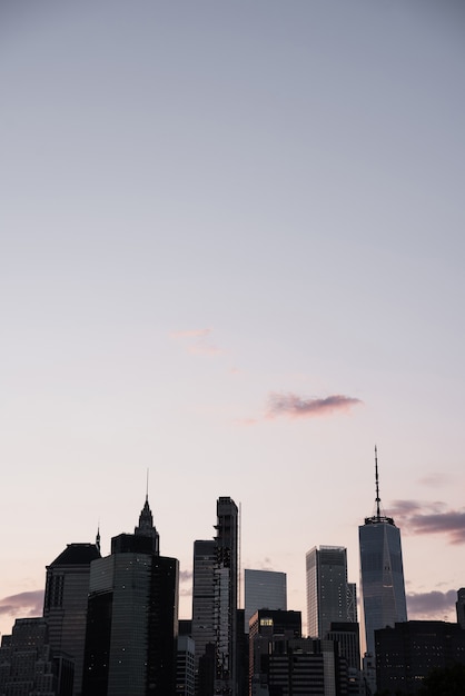 Foto gratuita paesaggio urbano di new york con copia-spazio