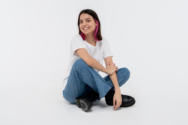 Free photo portrait of a teen girl smiling
