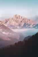 Бесплатное фото Скалистый горный пейзаж