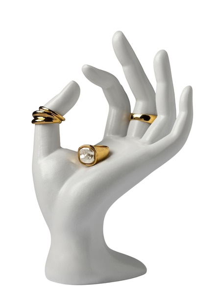 Бесплатный PSD Крупный план золотого кольца на руке манекена