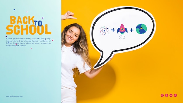 Free PSD front view smiling teenager girl holding speech bubble