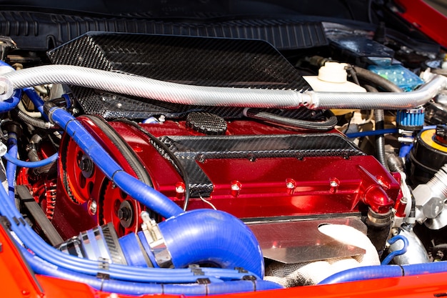 Photo gratuite moteur turbocompressé sur une voiture de sport, gros plan sous le capot