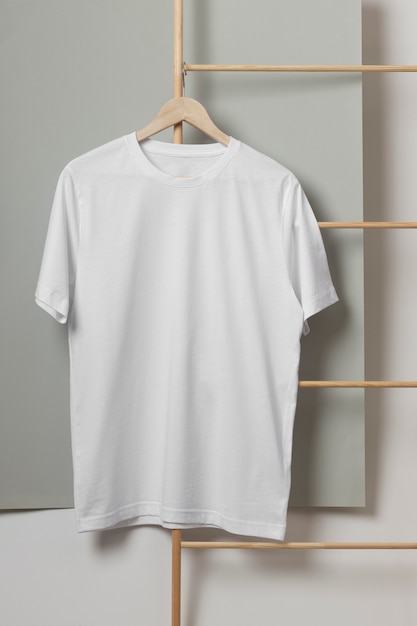 Photo gratuite concept de maquette de chemise avec des vêtements unis