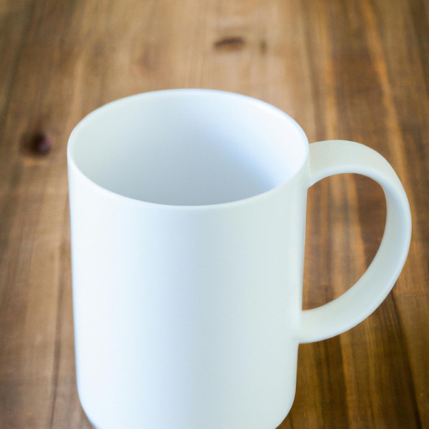 Zdjęcie biały kubek do kawy stojący na drewnianej podłodze