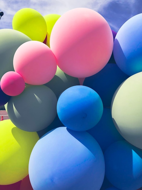 Фото Близкий план многоцветных воздушных шаров