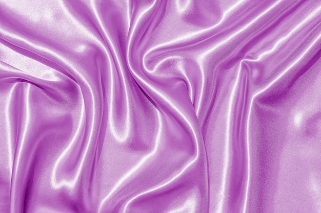 деталь мятого фиолетового шелка