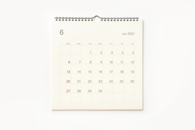 写真 白い背景の2021年6月のカレンダーページ。リマインダー、事業計画、予定会議、イベントのカレンダーの背景。