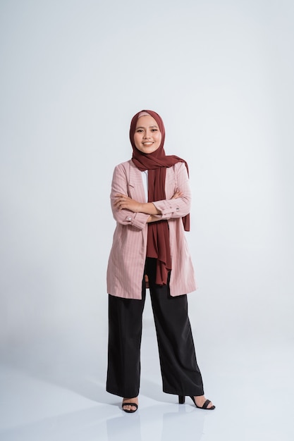 Photo portrait of happy muslim businesswoman