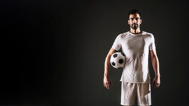 Фото Футболист с мячом